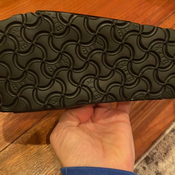 Black patent leather Birkenstocks - Picture 3 of 3